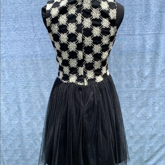 Jun and Ivy dress size S, tulle skirt - Picture 2 of 4